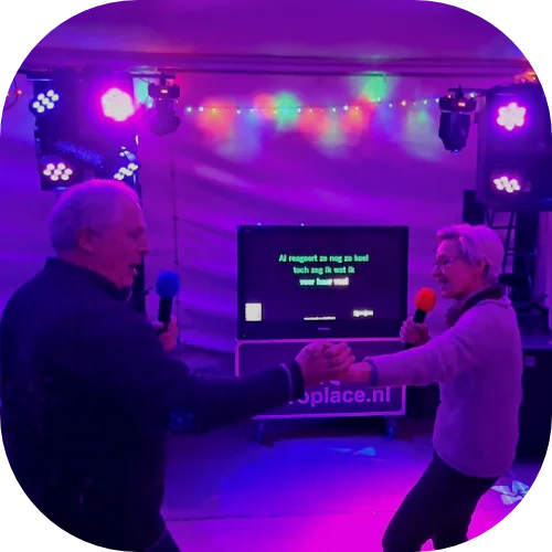 Dompel jezelf onder in de ultieme karaoke-ervaring! Ontketen de ster in jou met onze hoogwaardige karaokeapparatuur. Zing mee met je favoriete nummers, creëer herinneringen en deel lachende momenten. Ontdek het plezier van perfecte audio en een meeslepende sfeer. Maak van elke bijeenkomst een karaokefeest met onze topklasse apparatuur. Start de muziek, pak de microfoon en beleef magische karaoke-avonden! 🎤🌟 #KaraokeSensatie #Zangplezier #FeestMetKaraoke